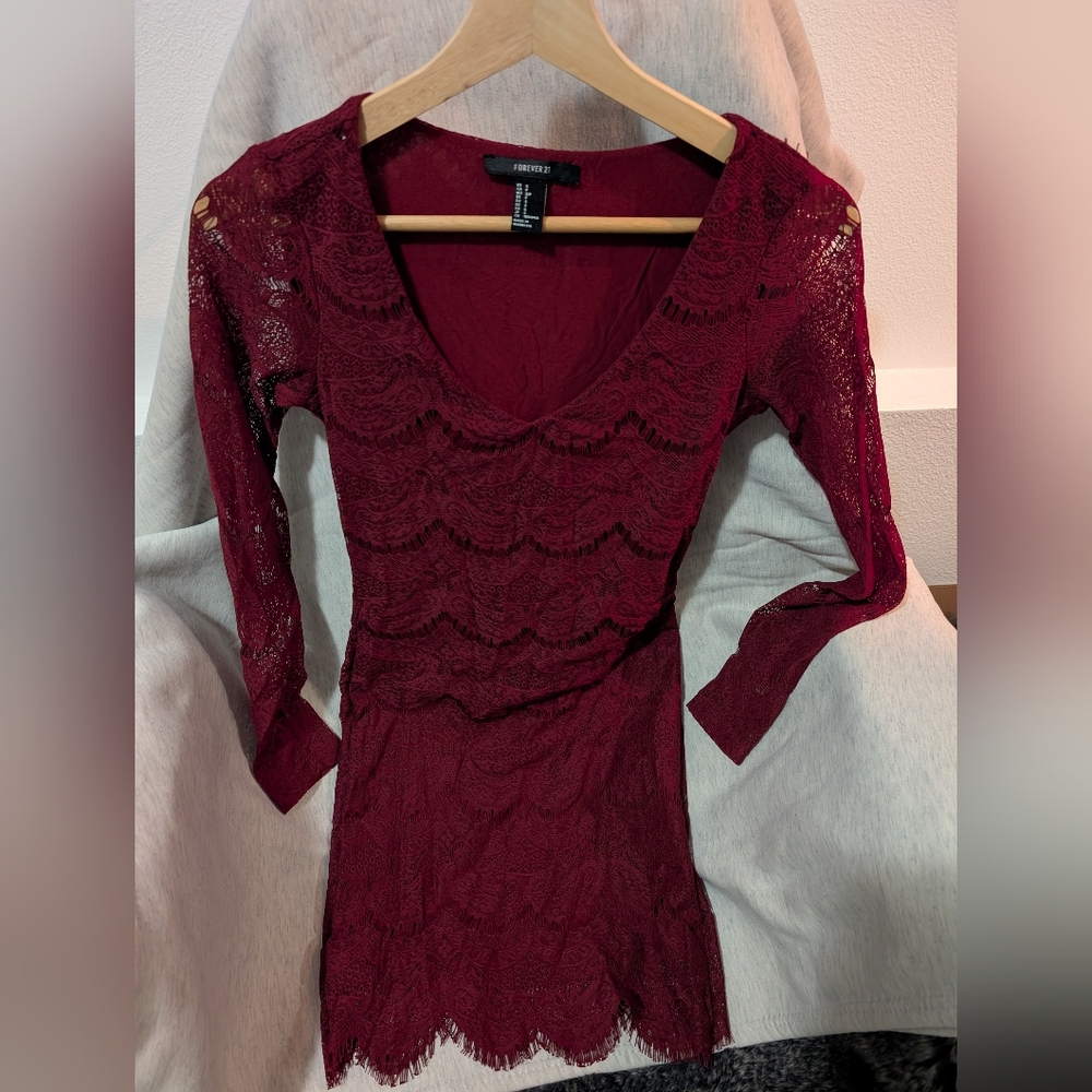 Elegant Lace V-Neck Dress - Red